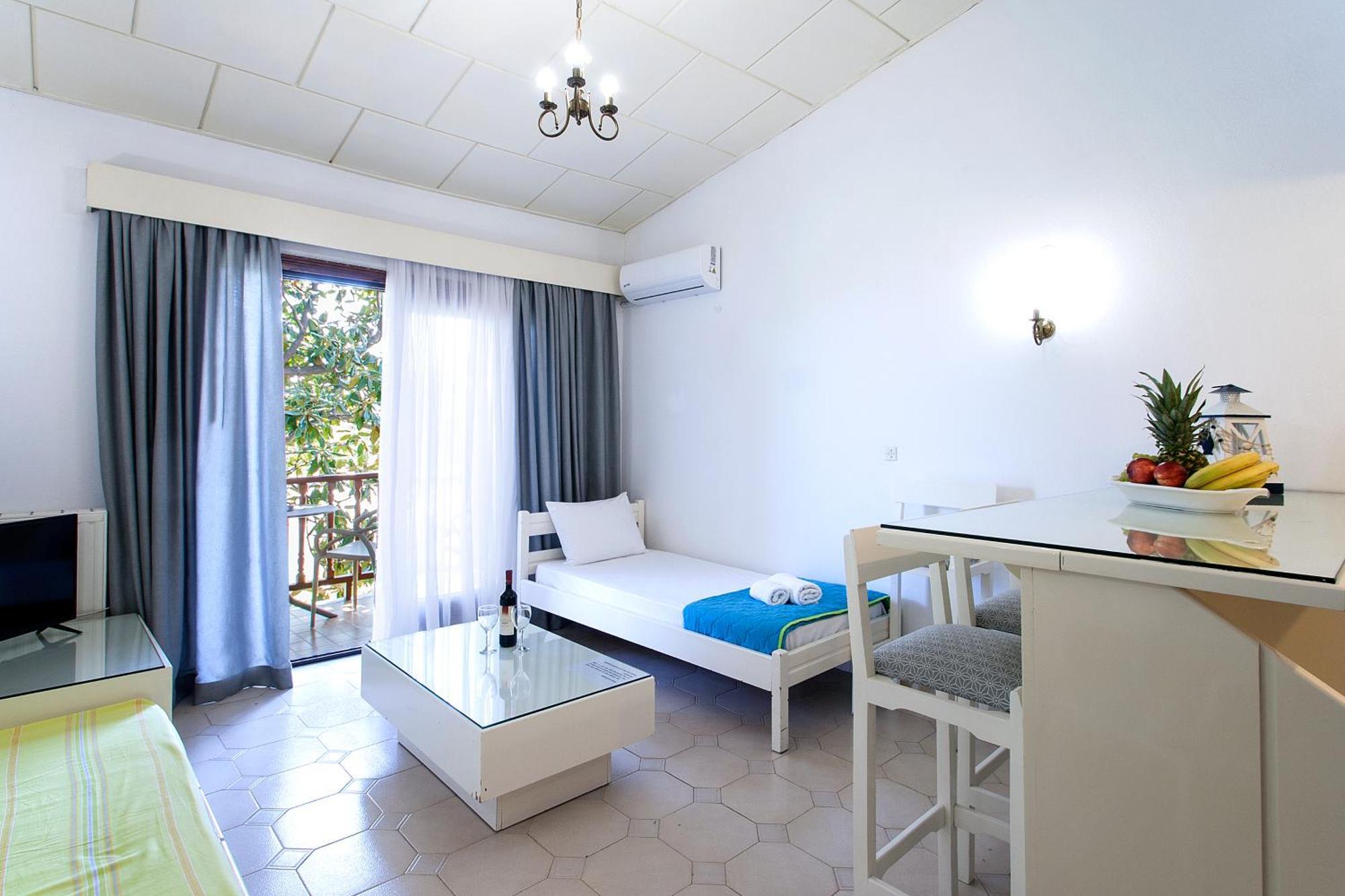 Chrissomalli Sofia Studios Skiathos Town Exterior foto
